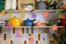 Load image into Gallery viewer, East End Press - VEGETABLE SEWN GARLAND