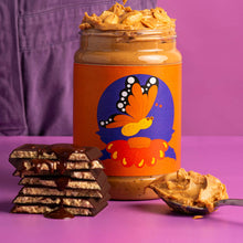 Load image into Gallery viewer, Maeve Chocolate - Peanut Butter-fly Truffle Bar