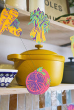Load image into Gallery viewer, East End Press - VEGETABLE SEWN GARLAND