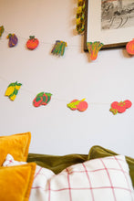 Load image into Gallery viewer, East End Press - VEGETABLE SEWN GARLAND
