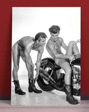Load image into Gallery viewer, Peachy Kings / Kweer Cards - Physique Pictorial Bob Mizer Postcard —  GREASED LIGHTNING
