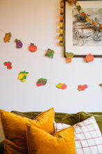 Load image into Gallery viewer, East End Press - FRUIT SEWN GARLAND
