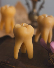 Load image into Gallery viewer, The Ramblin&#39; Bee - The Tooth Beeswax Candle
