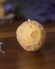 Load image into Gallery viewer, The Ramblin&#39; Bee - Lady of the Moon Beeswax Candle
