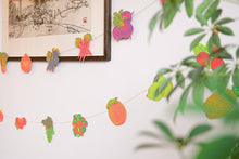 Load image into Gallery viewer, East End Press - FRUIT SEWN GARLAND
