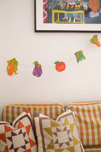 Load image into Gallery viewer, East End Press - VEGETABLE SEWN GARLAND
